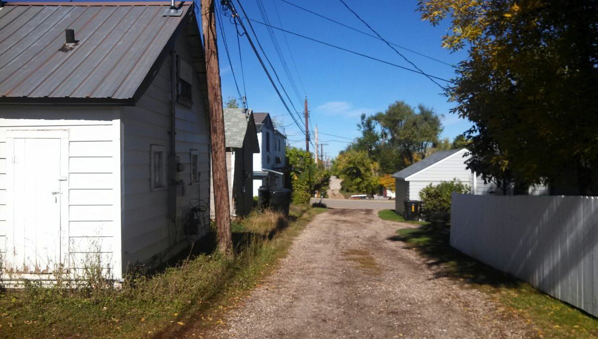 Co to jest nieruchomość władnąca i nieruchomość obciążona?